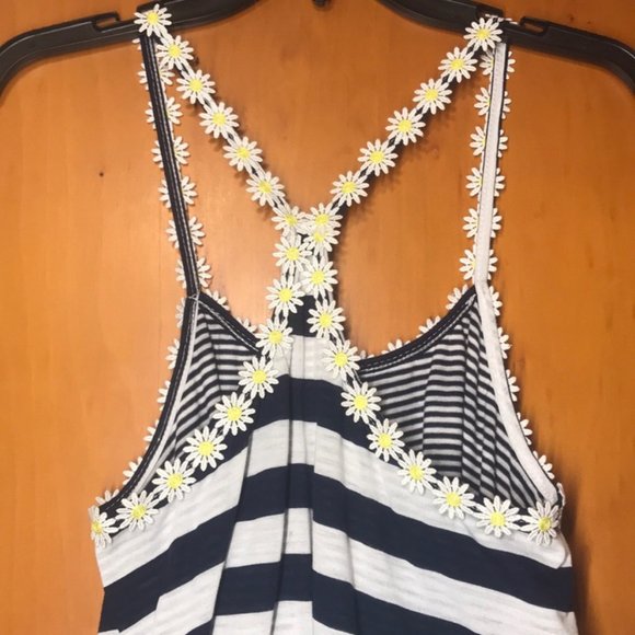 🌼BONGO🌼BLUE & WHITE STRIPED DAISY TANK TOP🌼 - Picture 7 of 8